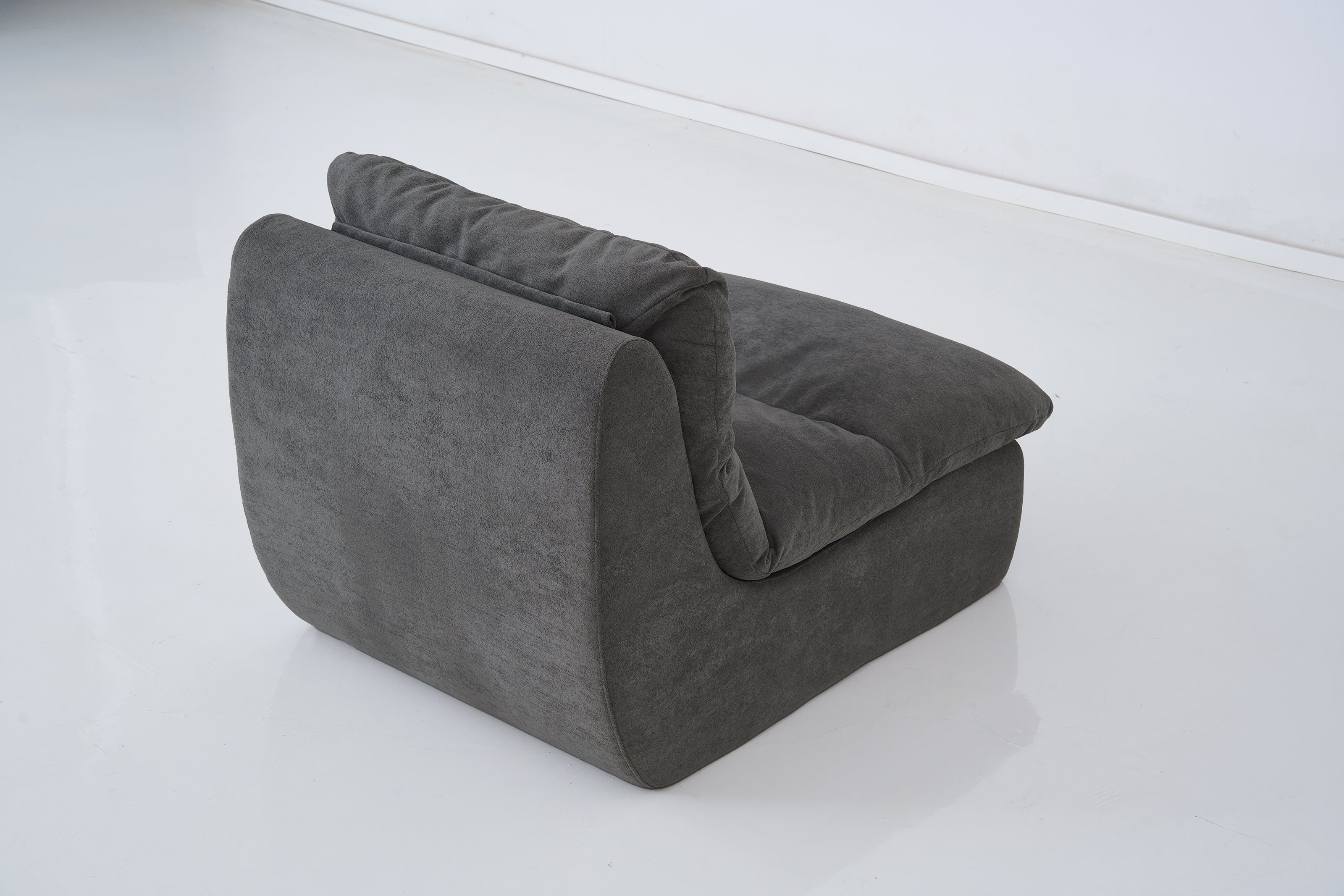VS-001 — Cloud Lounge Chair