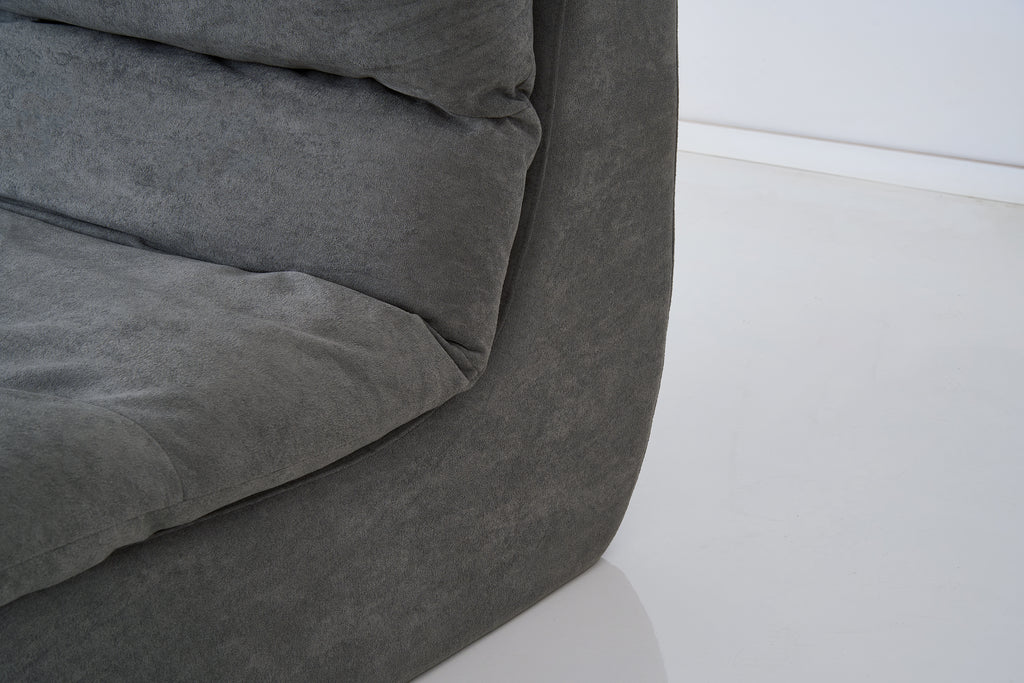 VS-001 — Cloud Lounge Chair