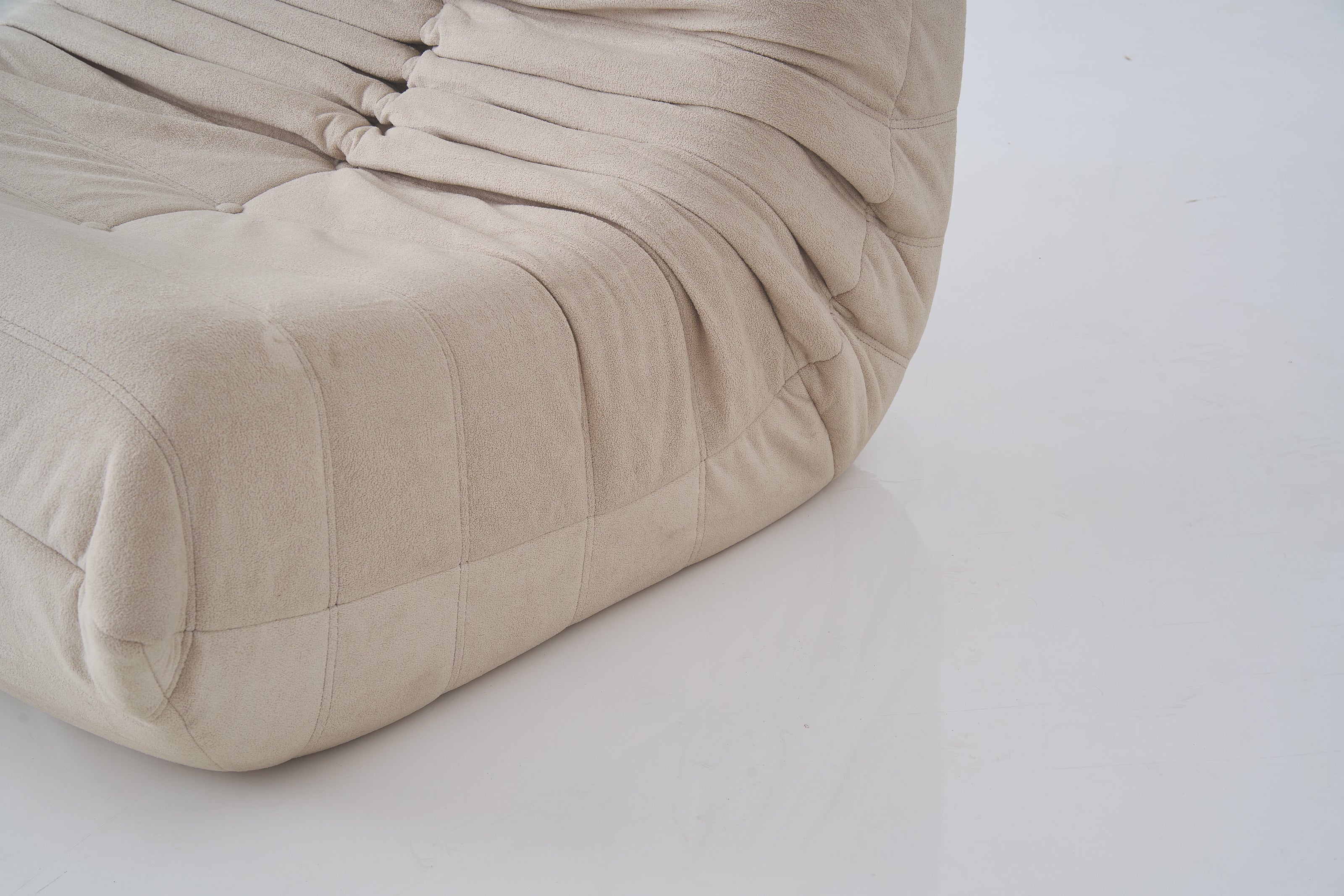 VS-005 — Muse Lounge Chair