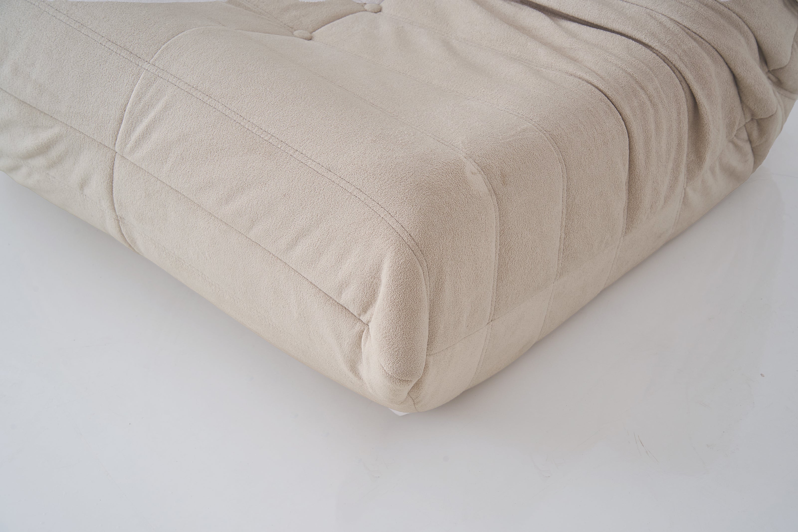 VS-005 — Muse Lounge Chair