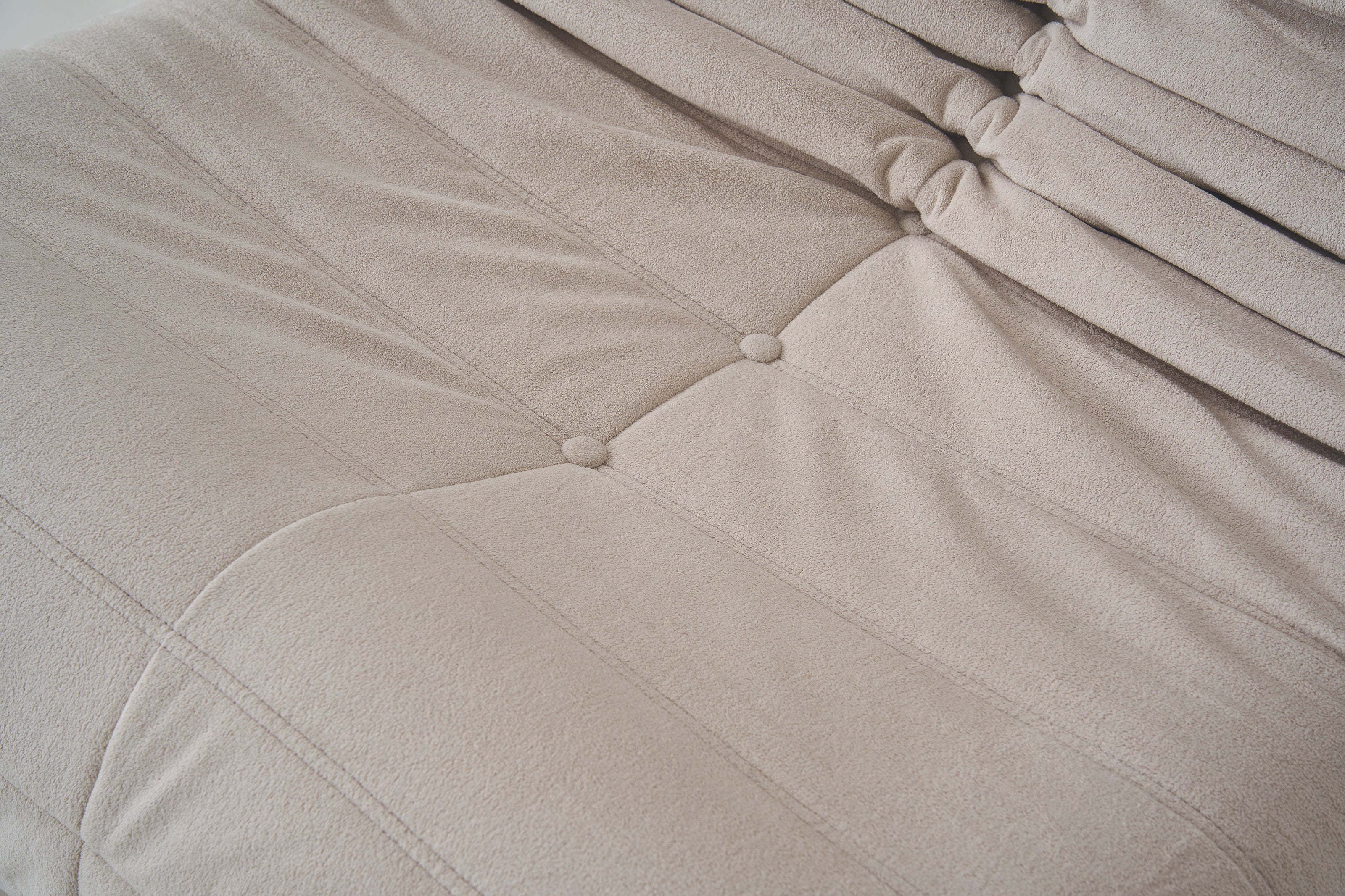 VS-005 — Muse Lounge Chair