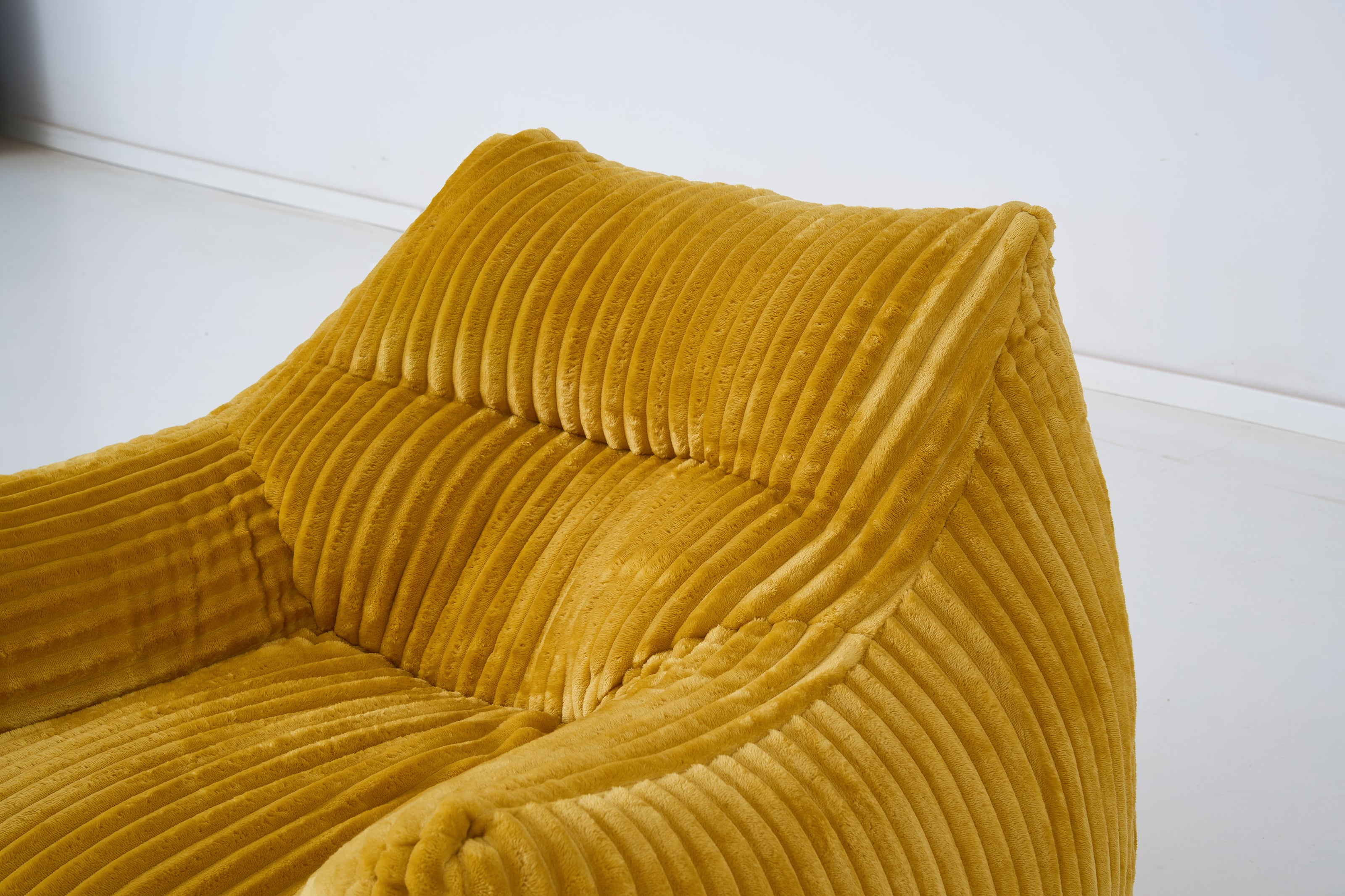 VS-007-Cocoon Lounge Chair