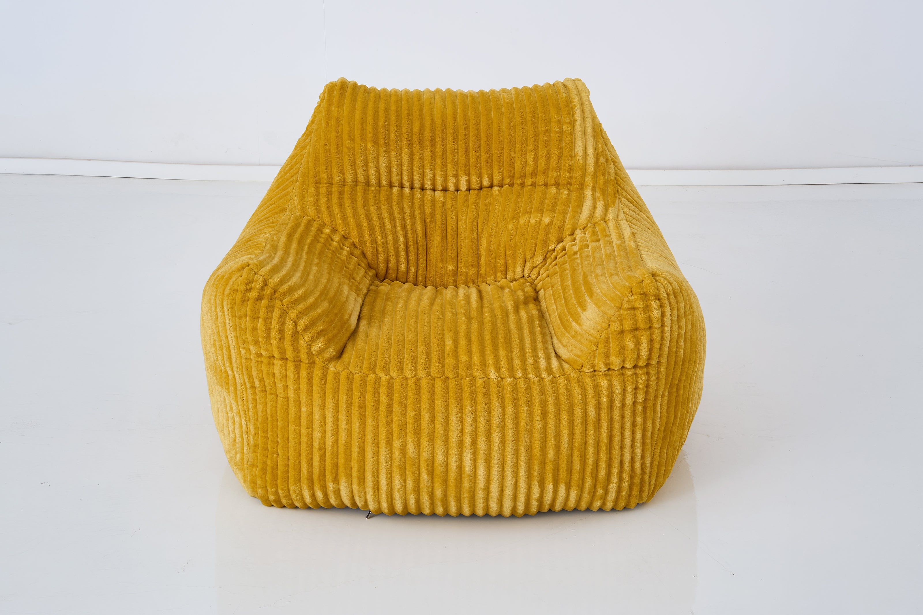 VS-007-Cocoon Lounge Chair